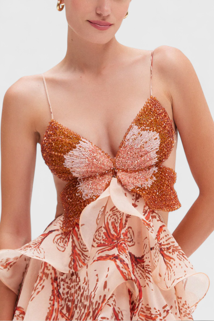 Juliette™ | Robe à Volants et Décolleté Bijou.