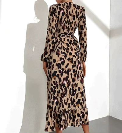 Lisandra™ | Robe Léopard à Encolure V