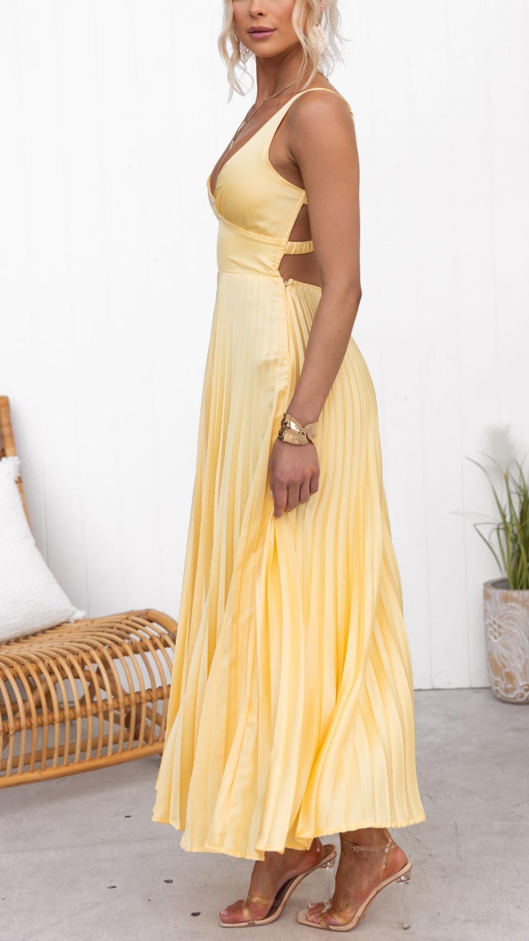 Lynne™ | Robe Longue Plissée à Encolure en V