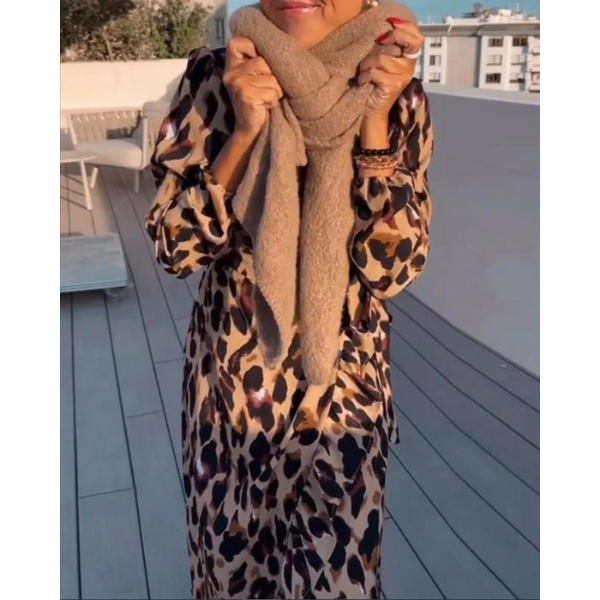 Lisandra™ | Robe Léopard à Encolure V